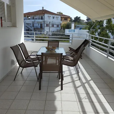 Διαμέρισμα όμορφο στο κέντρο του πορτοχελίου *